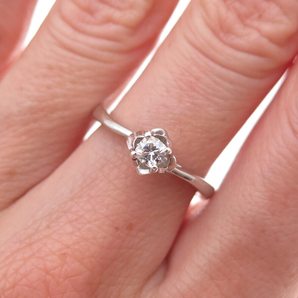 Key Star 925 Sterling Silver Round-Cut Moissanite Engagement Ring Size 6